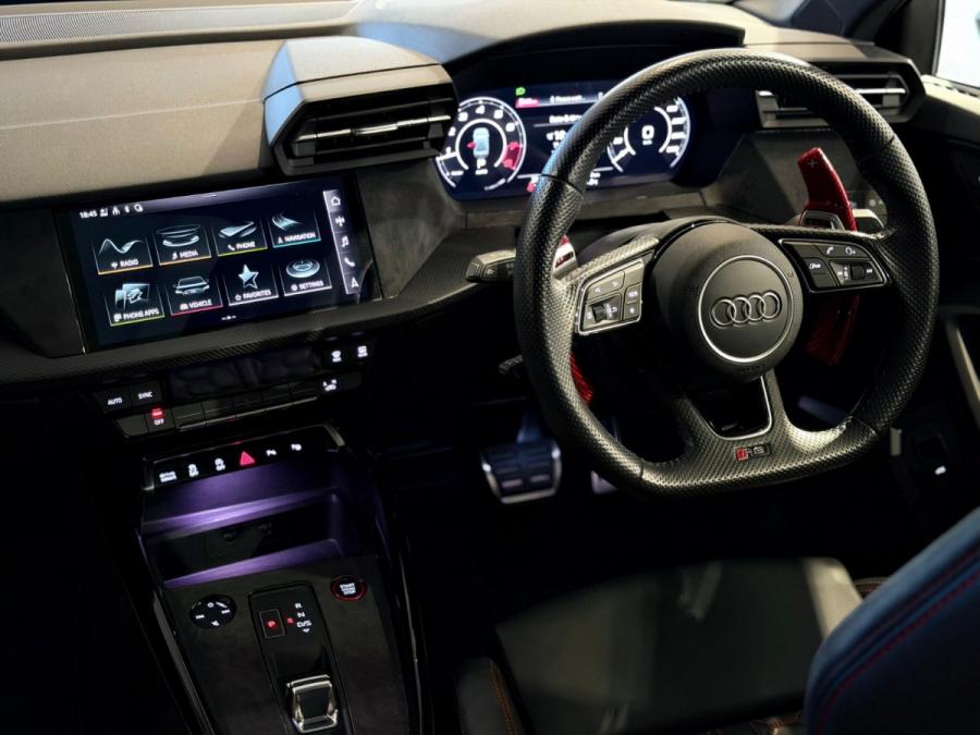 RS3 SEDAN QUATTRO - Image 10