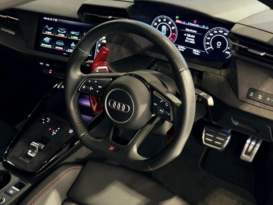 RS3 SEDAN QUATTRO - Image 11