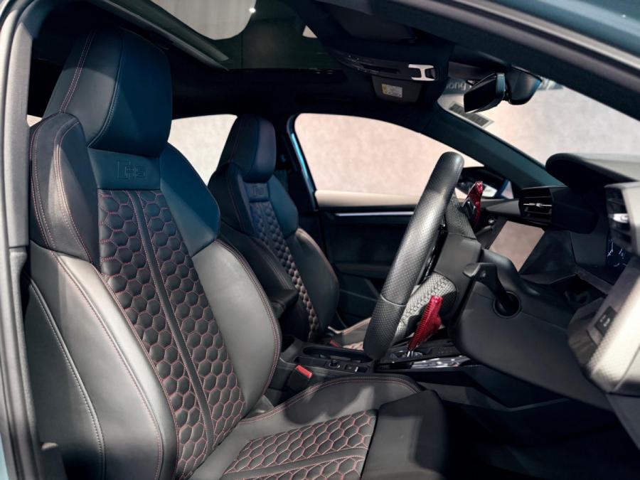 RS3 SEDAN QUATTRO - Image 12