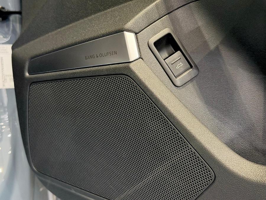 RS3 SEDAN QUATTRO - Image 8