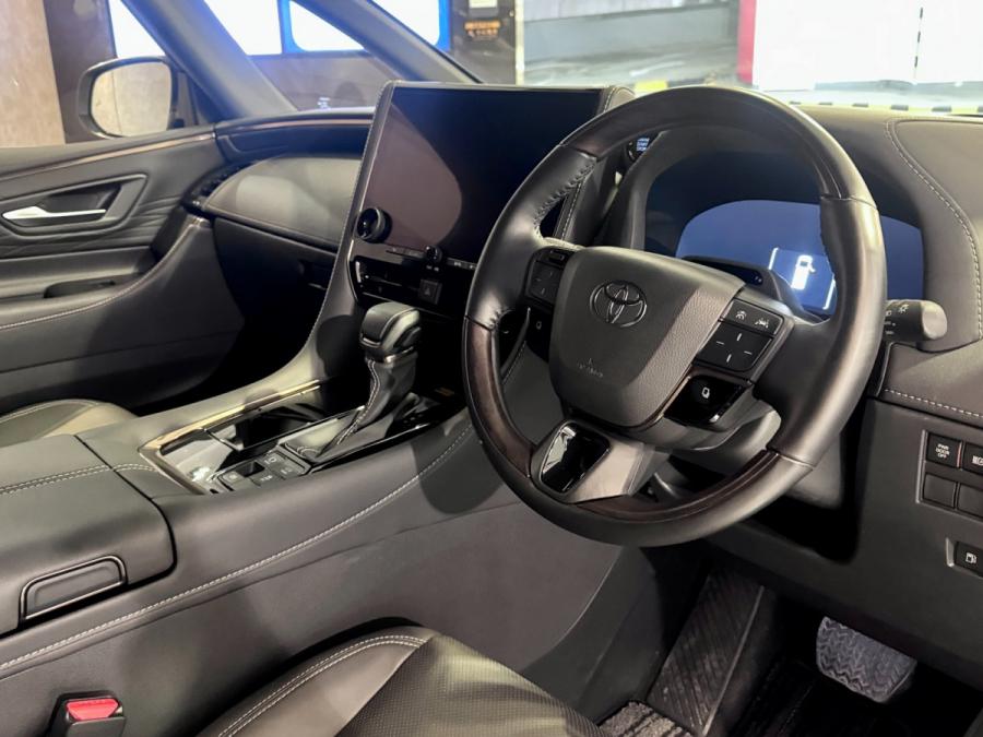 ALPHARD 2.5Z - Image 4