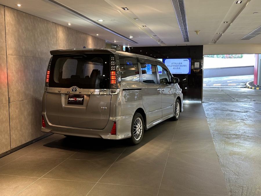 Voxy ZS hybrid 煌II - Image 10