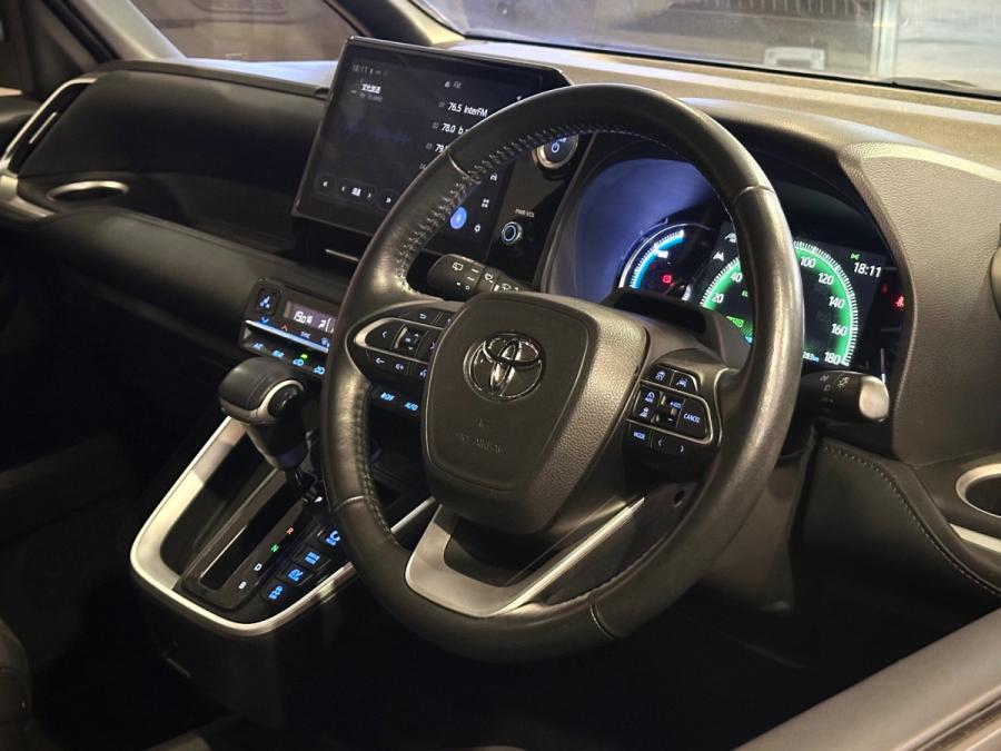 Voxy hybrid SZ - Image 3