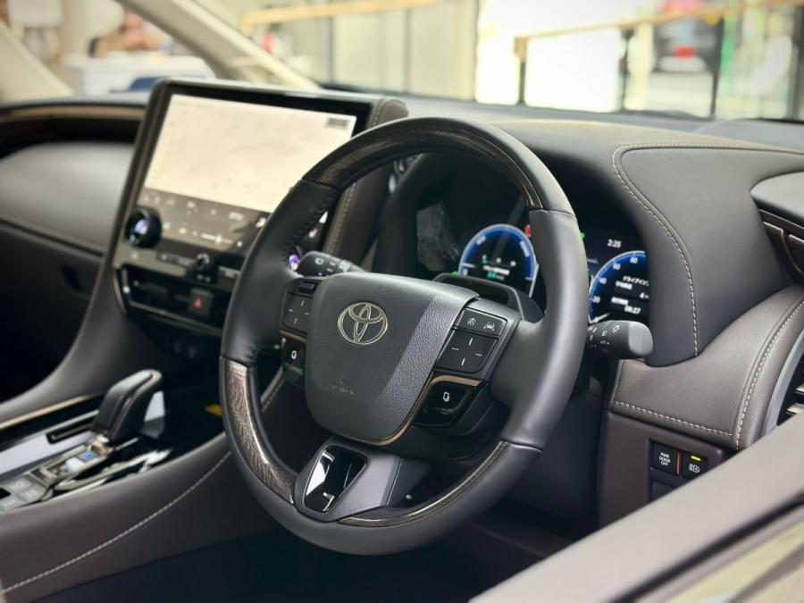 ALPHARD 2.5 HYBRID LOUNGE - Image 3