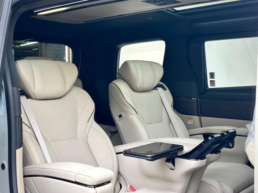 ALPHARD 2.5 HYBRID LOUNGE - Image 5