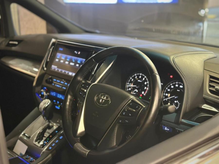 ALPHARD EXECUTIVE LOUNGE - Image 4