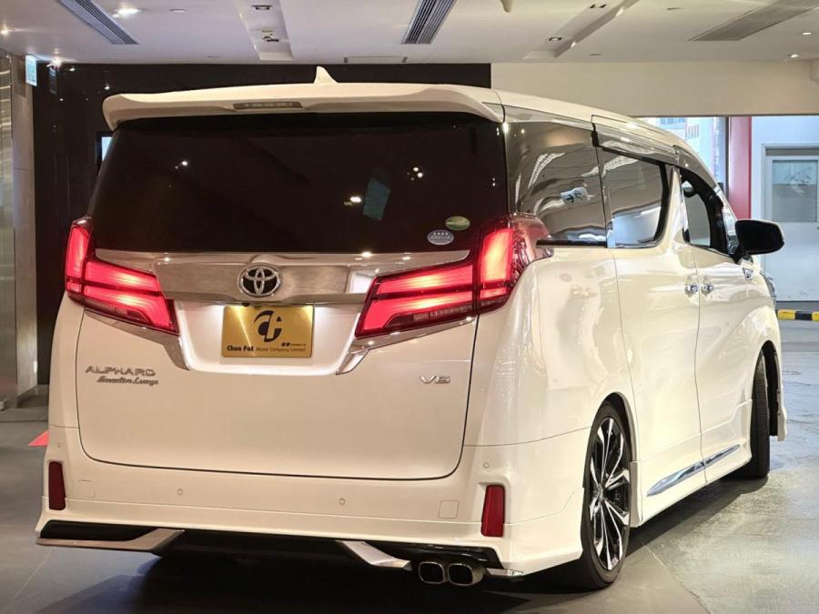 ALPHARD EXECUTIVE LOUNGE - Image 2