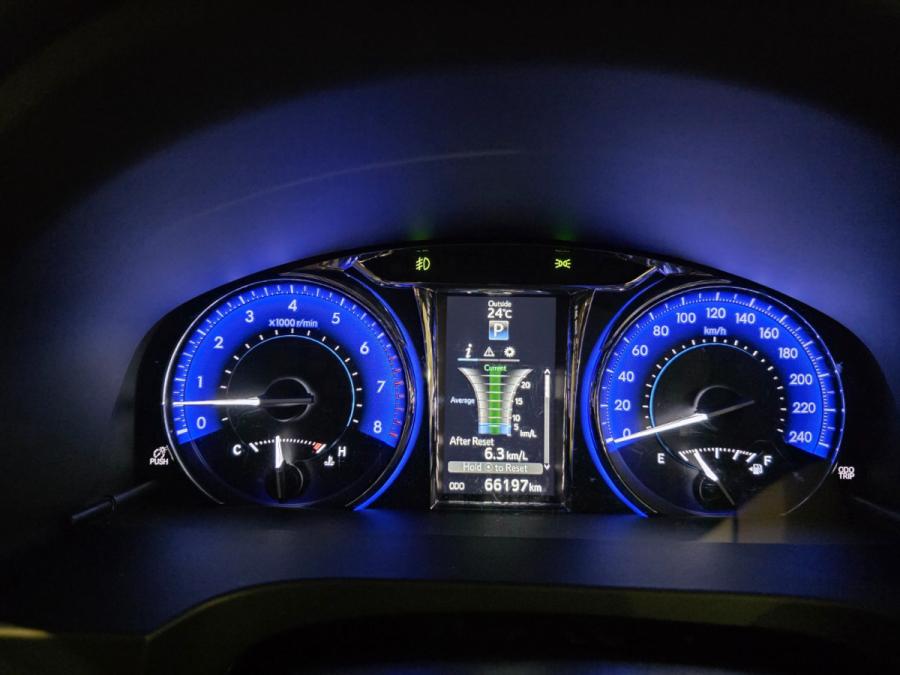 CAMRY 2.5 DELUXE Facelift - Image 6