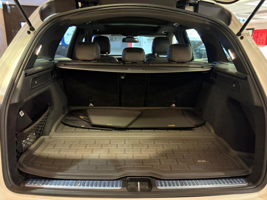 GLC 250 4 MATIC SUV AMG Line - Image 6