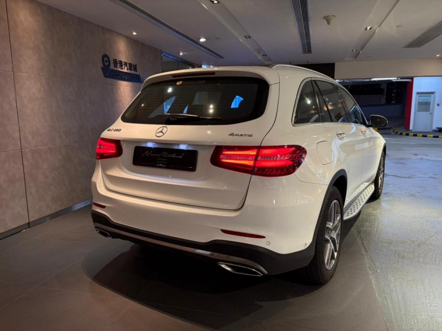 GLC 250 4 MATIC SUV AMG Line - Image 8