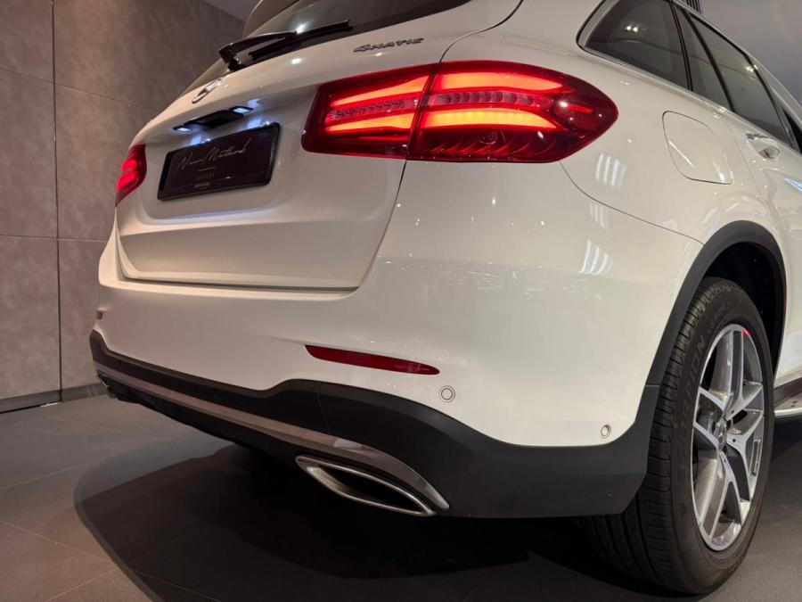 GLC 250 4 MATIC SUV AMG Line - Image 7