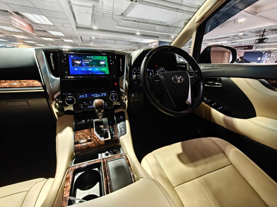 ALPHARD 3.5 FACELIFTED - Image 8