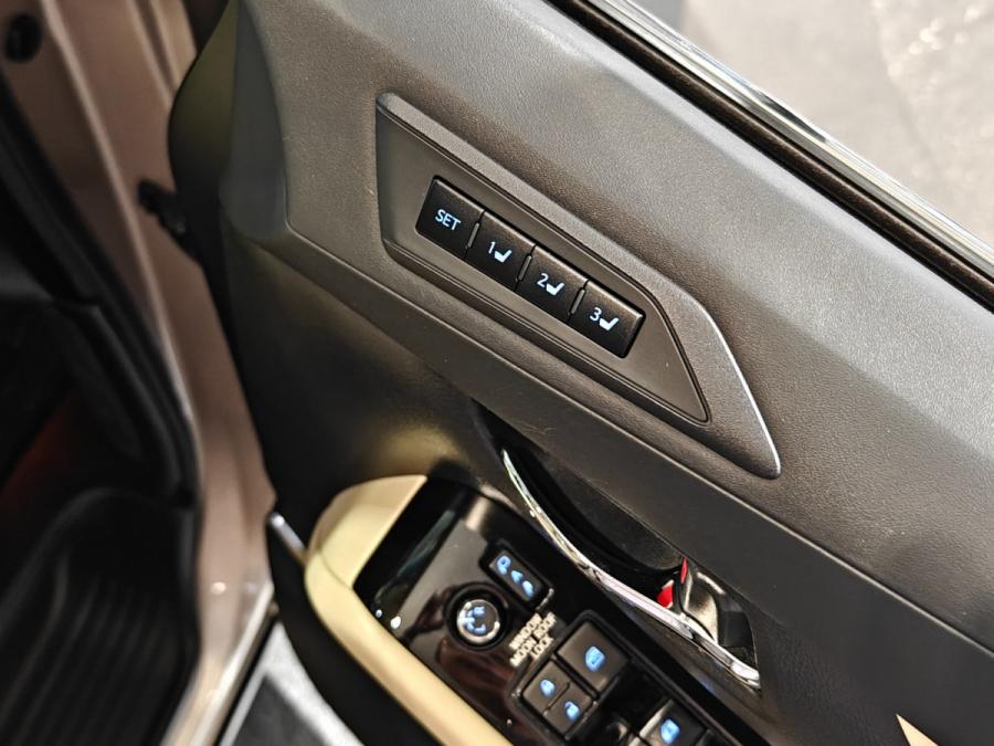 ALPHARD 3.5 FACELIFTED - Image 14