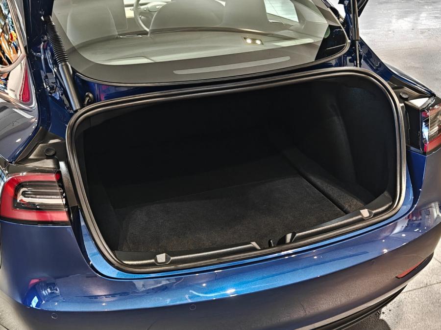 MODEL 3 LONG RANGE  DUAL MOTOR - Image 10