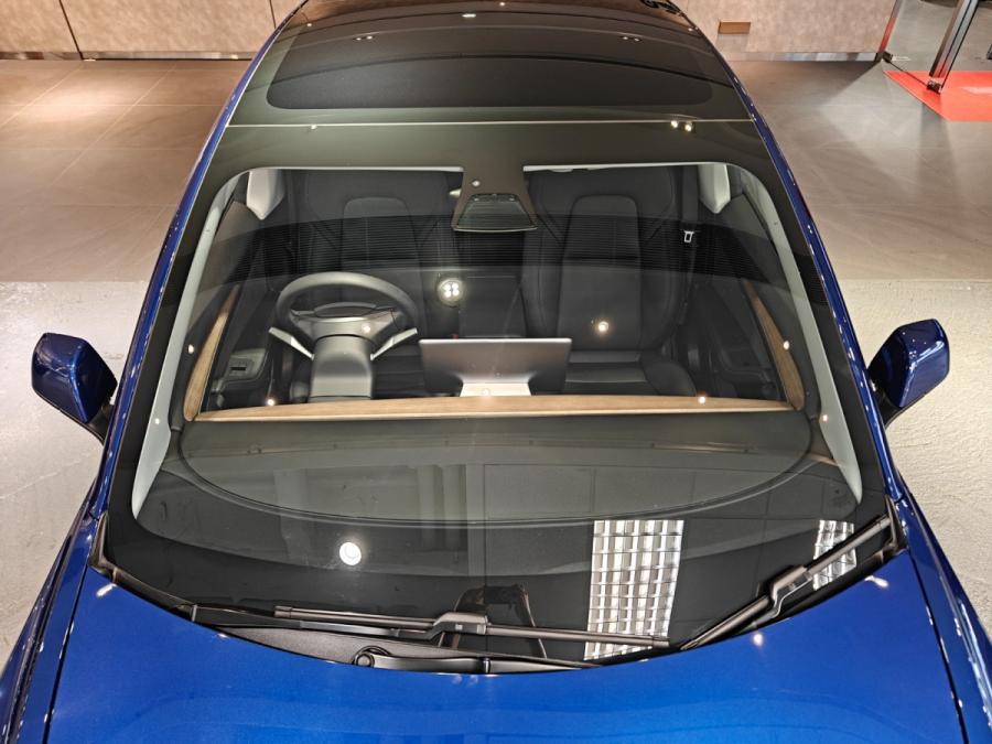 MODEL 3 LONG RANGE  DUAL MOTOR - Image 6