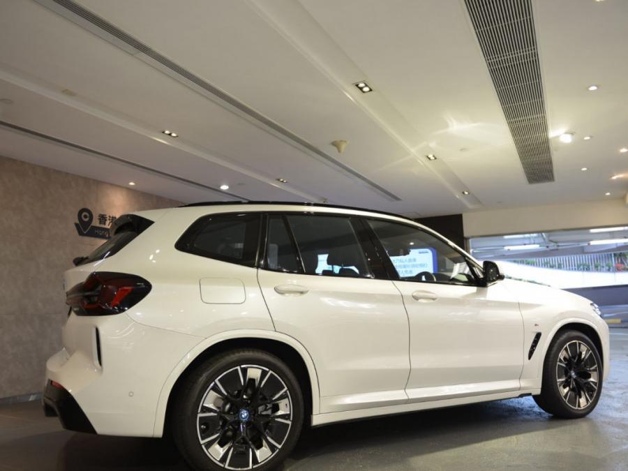 IX3 M SPORT EDITION G08 - Image 16