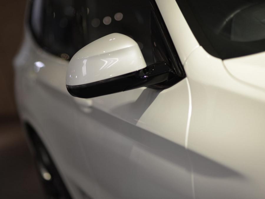 IX3 M SPORT EDITION G08 - Image 23