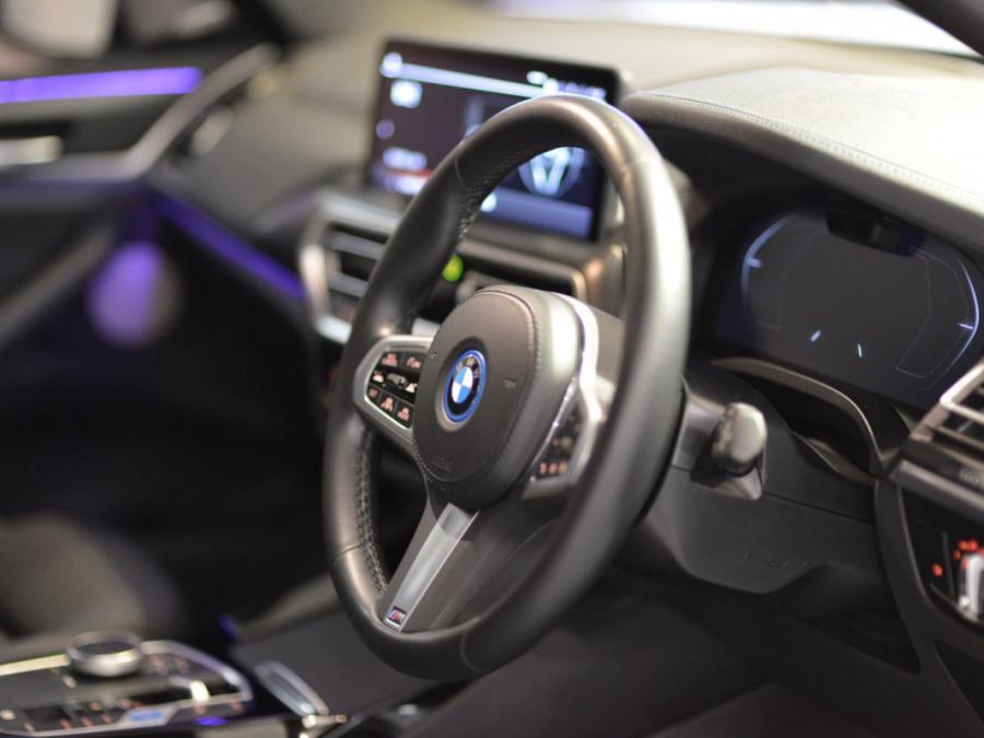 IX3 M SPORT EDITION G08 - Image 25