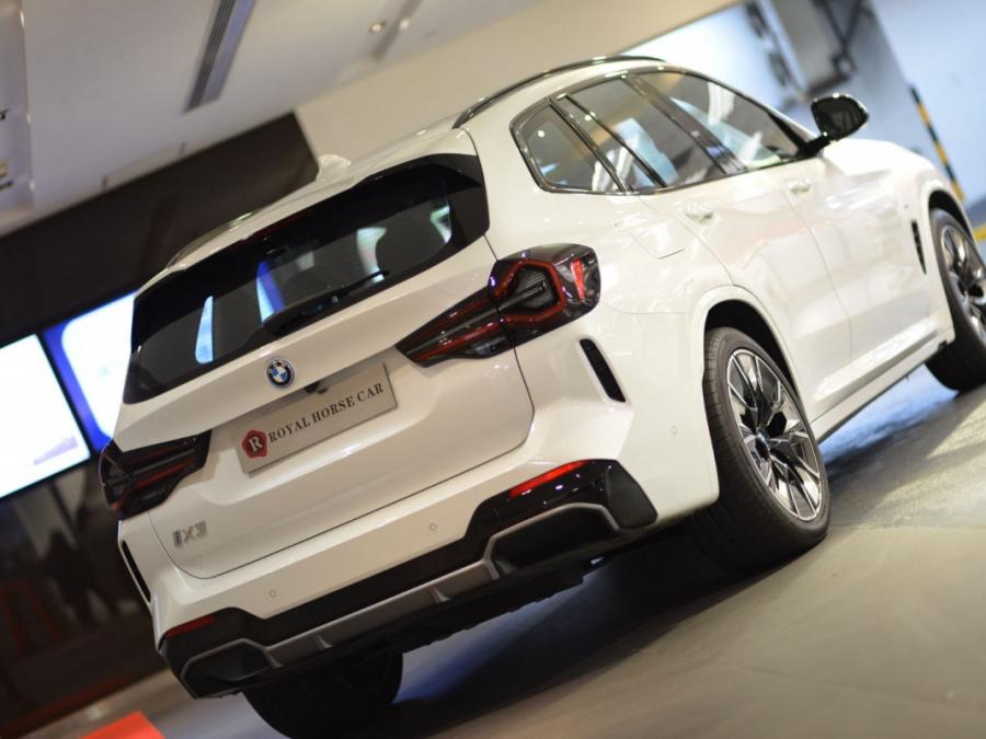 IX3 M SPORT EDITION G08 - Image 8