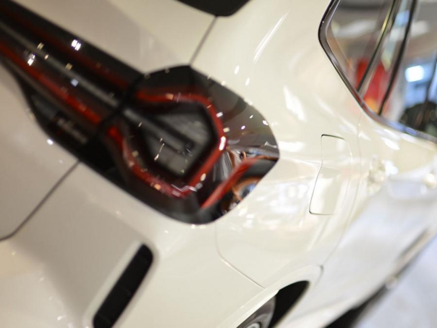 IX3 M SPORT EDITION G08 - Image 9