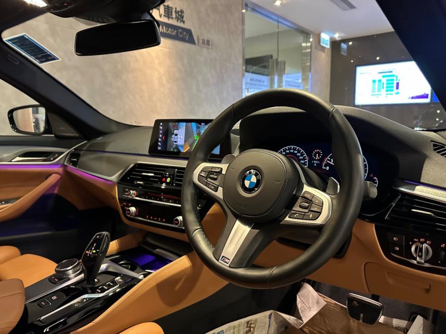 520 i  M SPORT - Image 2