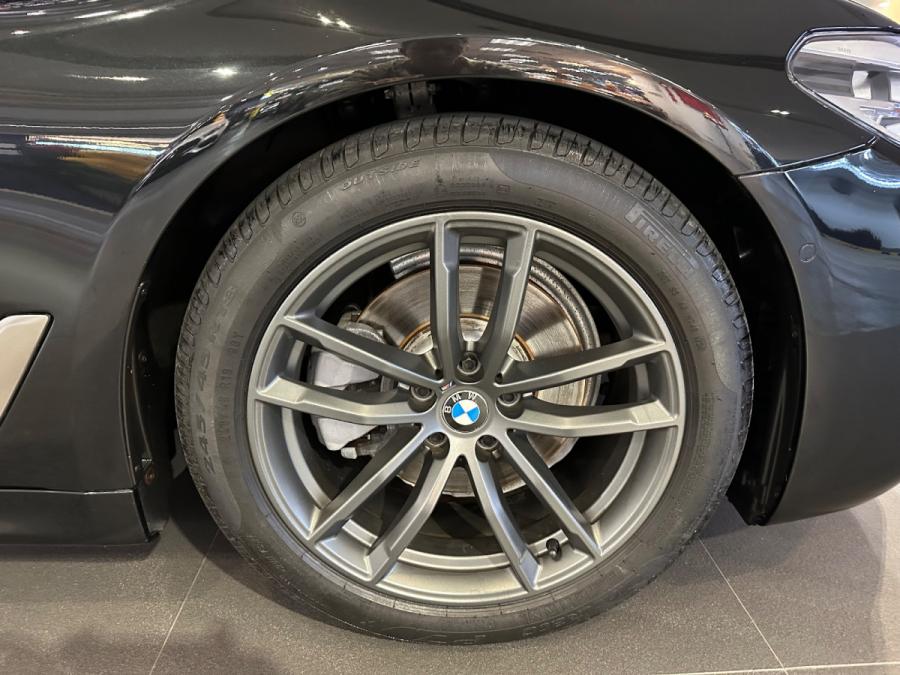 520 i  M SPORT - Image 4