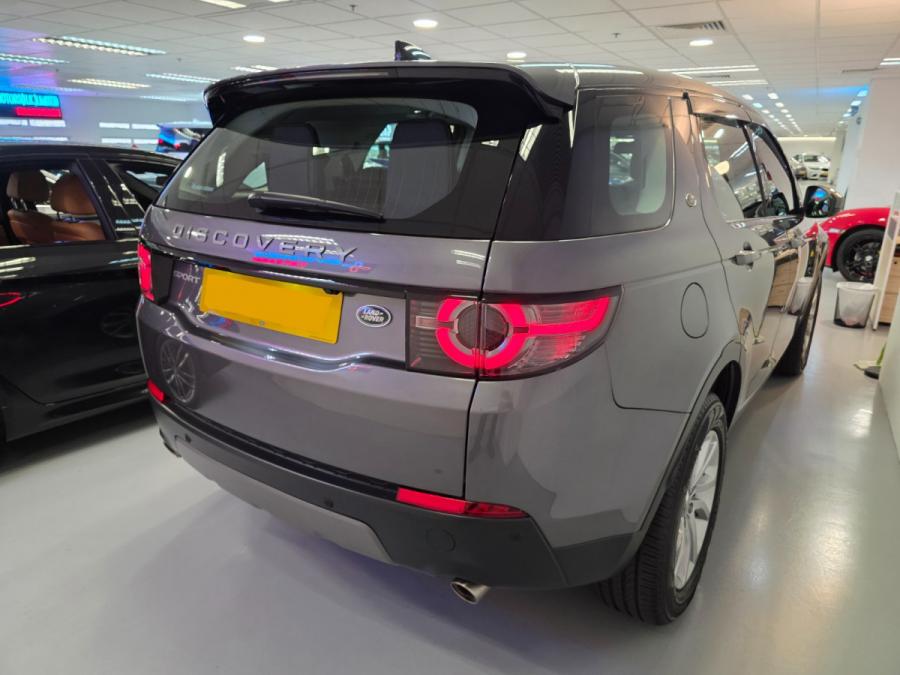 Discovery Sport SE 7S - Image 10