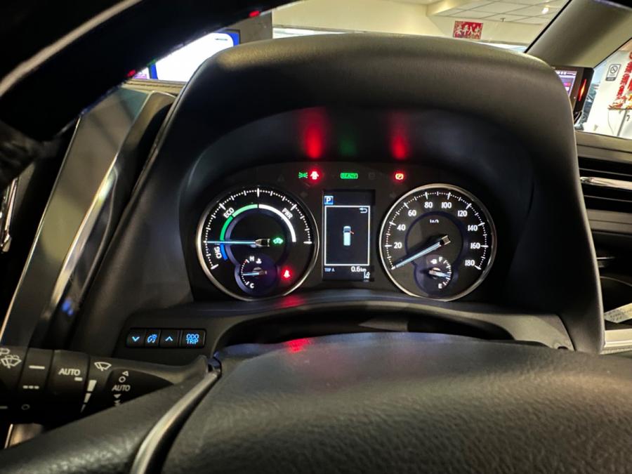 Alphard 2.5 Hybrid SRC Modellista - Image 3