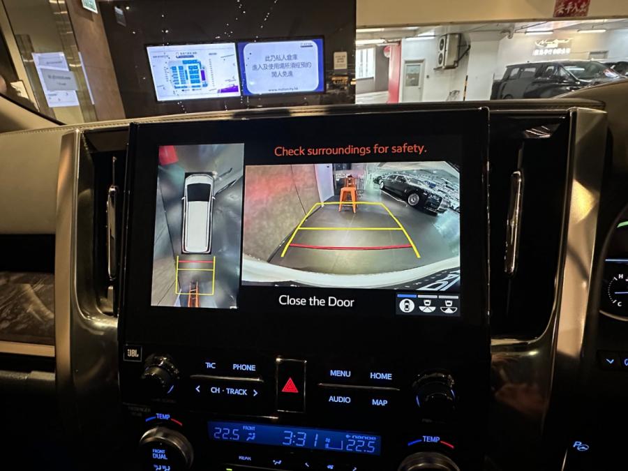 Alphard 2.5 Hybrid SRC Modellista - Image 5