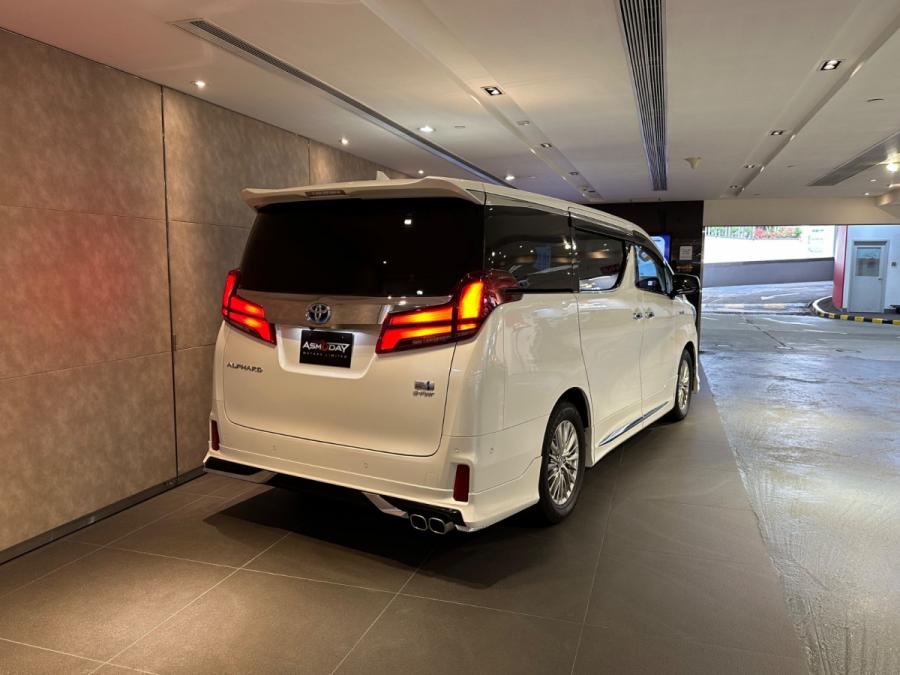 Alphard 2.5 Hybrid SRC Modellista - Image 9