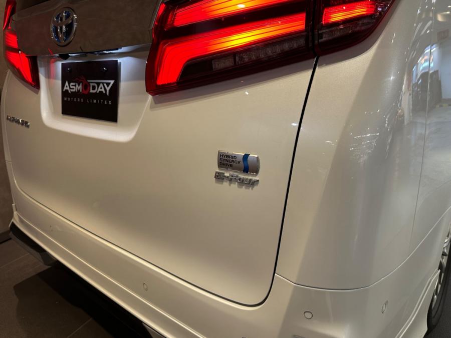 Alphard 2.5 Hybrid SRC Modellista - Image 10