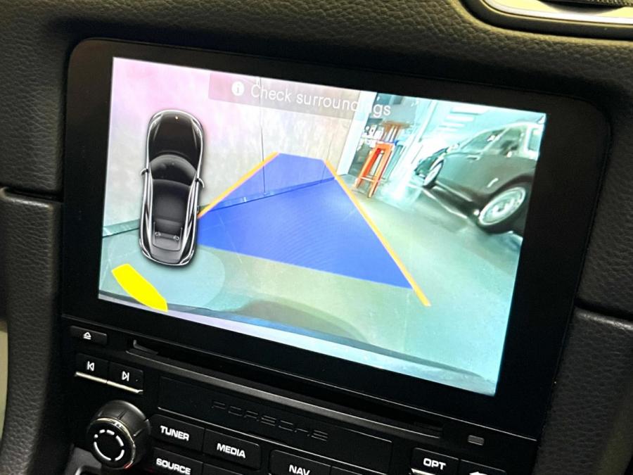 718 Cayman - Image 11