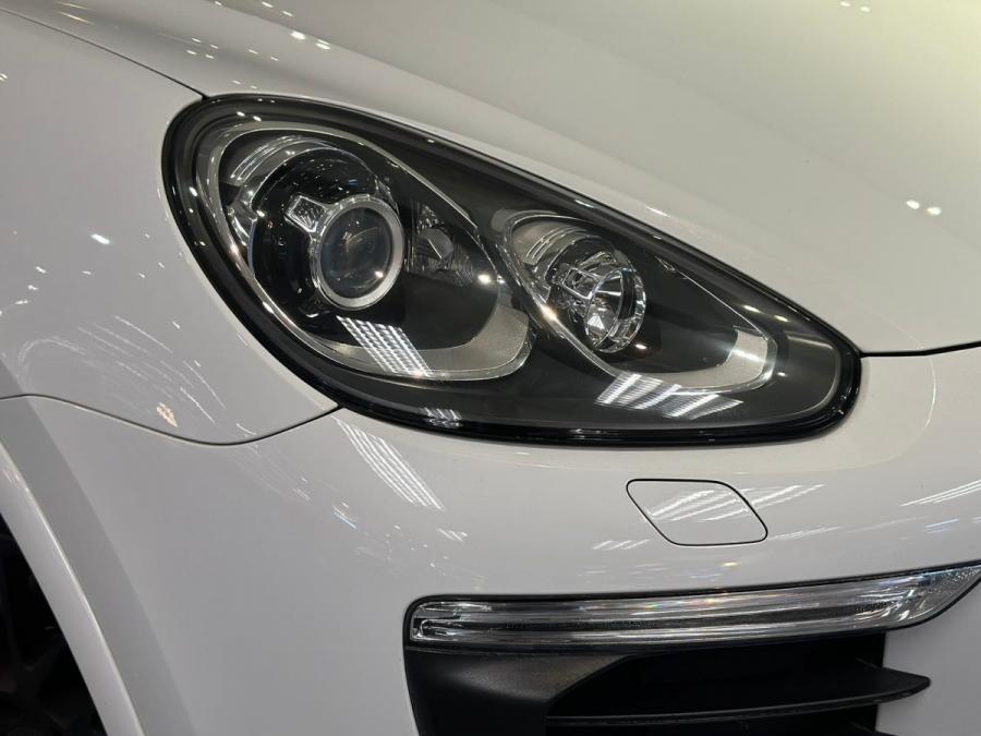 CAYENNE PLATINUM EDITION - Image 20