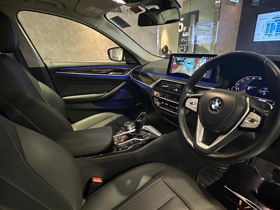 520IA SALOON (G30) - Image 4