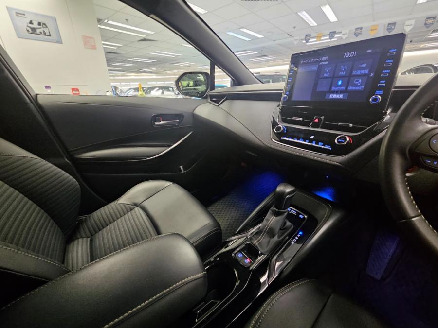 Corolla Touring Hybrid WXB 1.8 - Image 4
