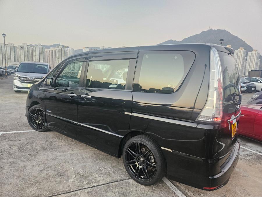 Serena S-Hybrid - Image 2