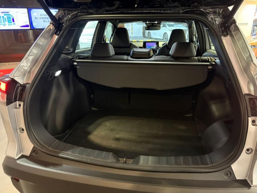 Corolla Cross Hybrid - Image 6