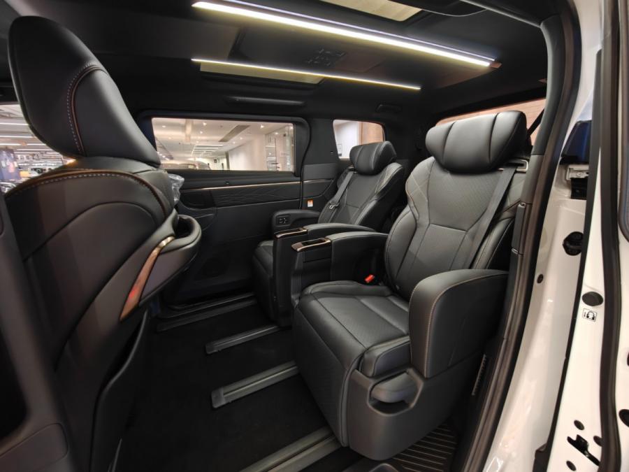 VELLFIRE Z Premier Grade 2.4 Turbo - Image 18