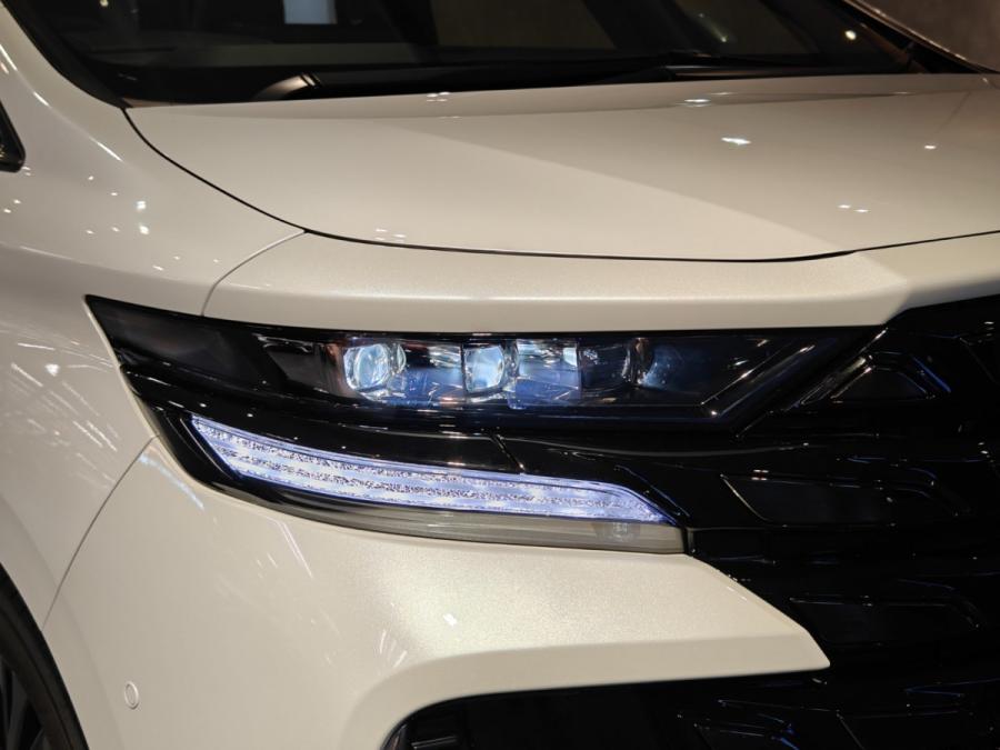 VELLFIRE Z Premier Grade 2.4 Turbo - Image 24