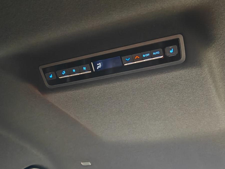 Voxy Hybrid - Image 9