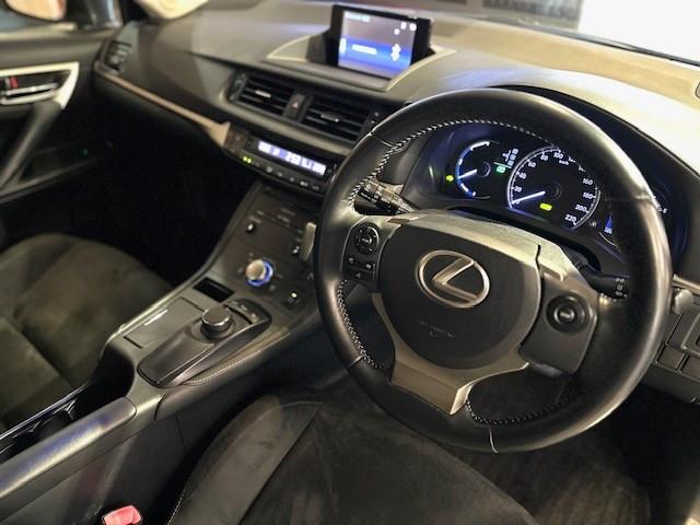 行貨CT200h HYBRID - Image 8