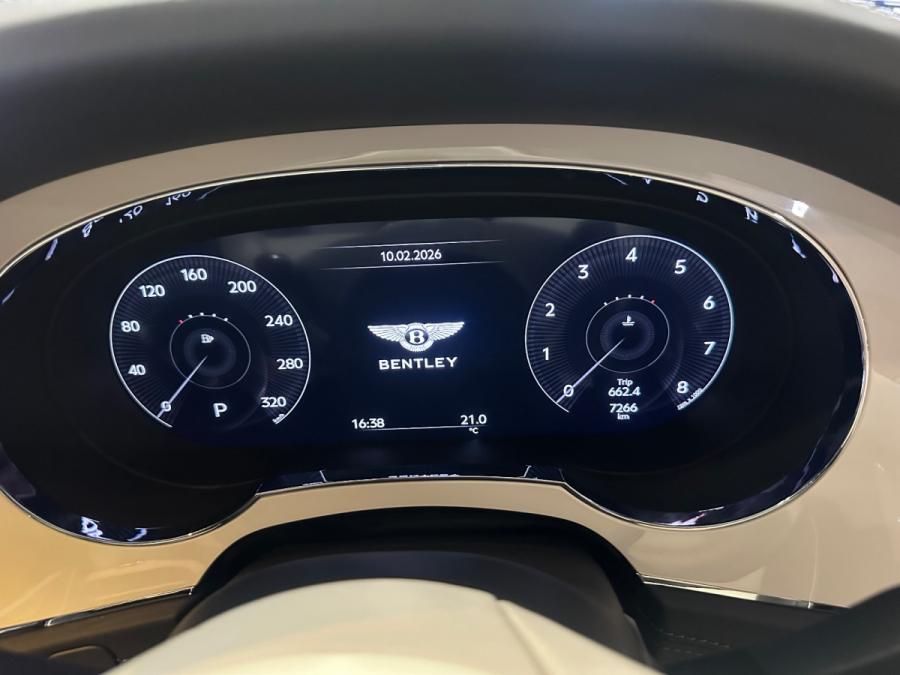 Bentayga EWB V8 BLACK EDITION - Image 7