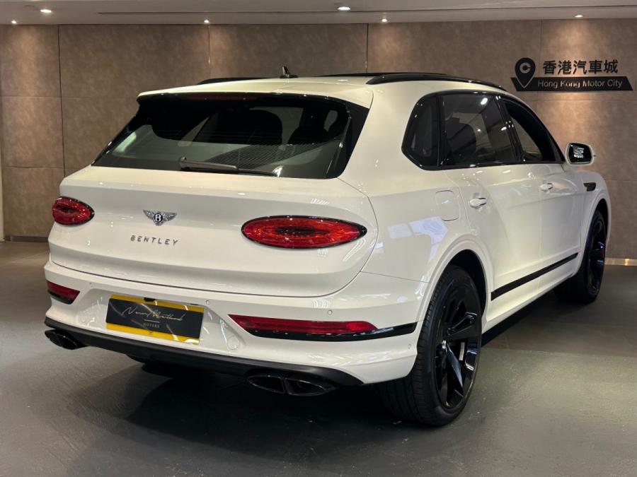 Bentayga EWB V8 BLACK EDITION - Image 2