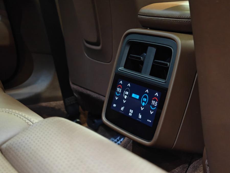 Taycan 4S - Image 10