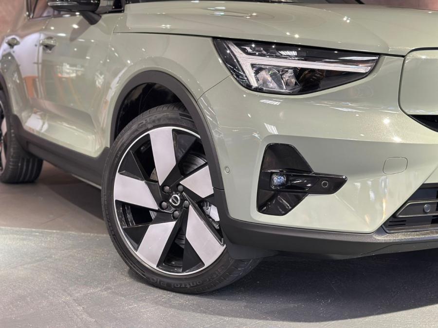 XC40 P8 RECHARGE PRO - Image 4