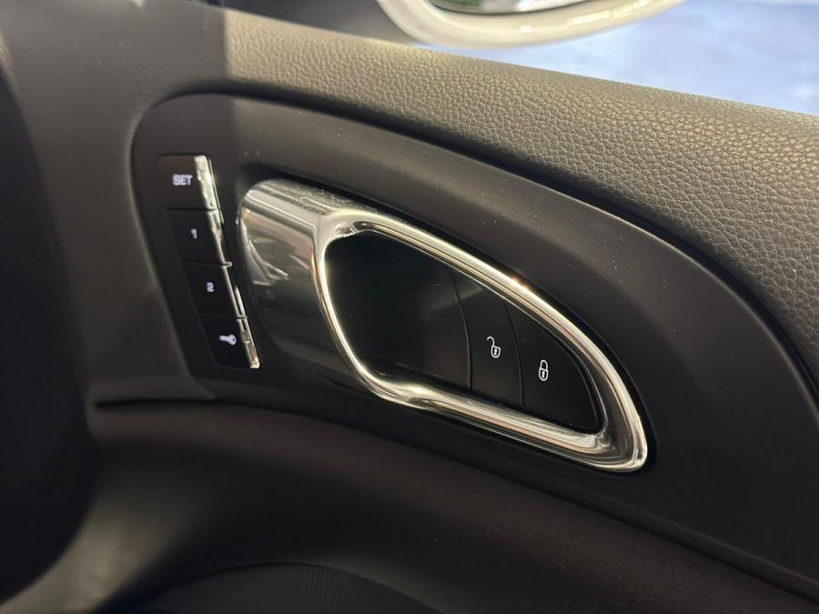 CAYENNE PLATINUM EDITION (LUXURY PACKAGE) - Image 11
