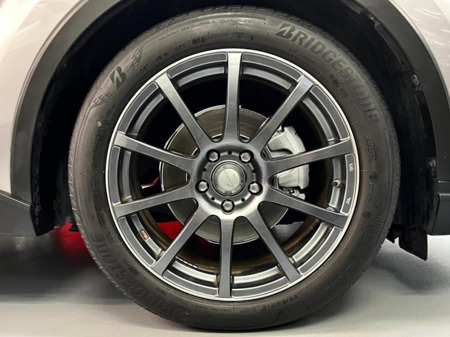 CHR HYBRID - Image 13