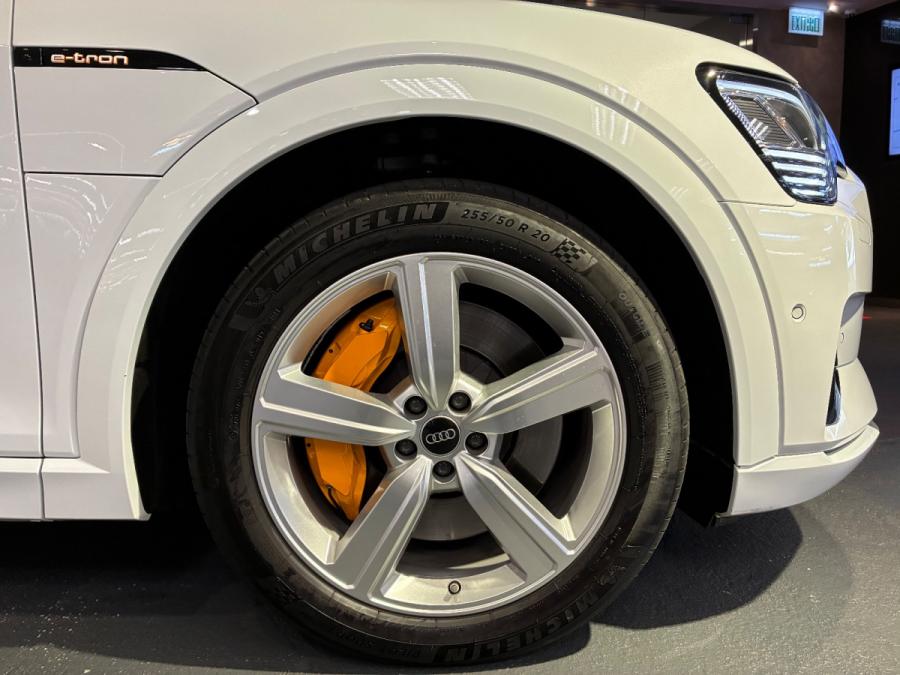 Q8 e-tron 55 quattro - Image 10