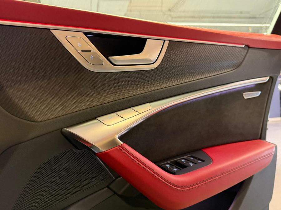 RS6 AVANT QUATTRO - Image 8