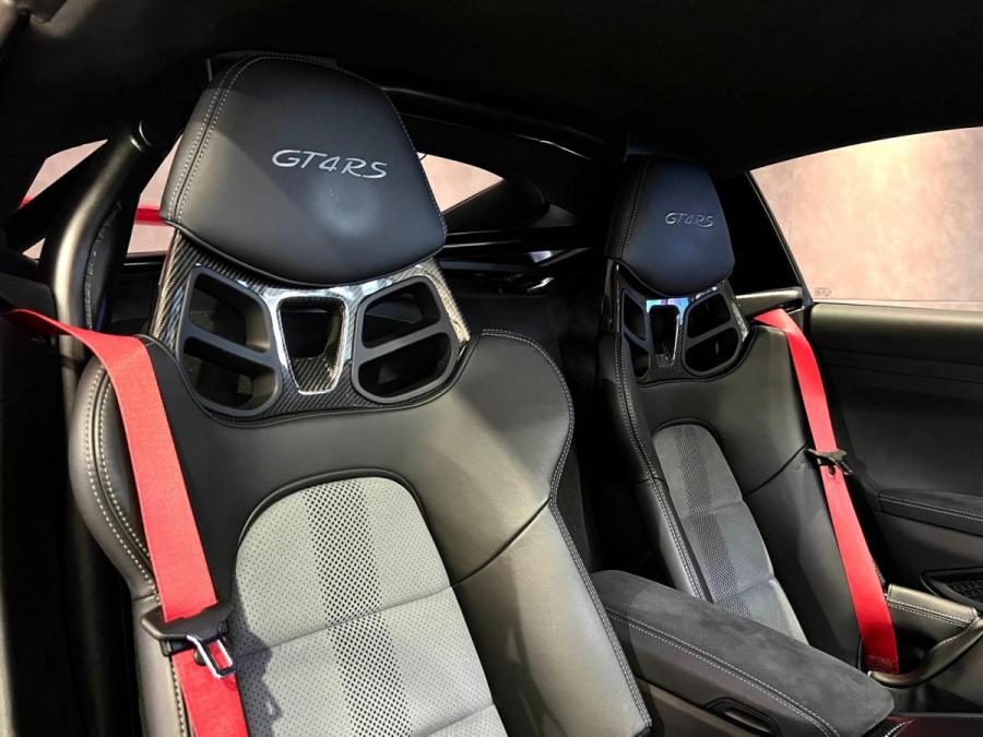 718 Cayman GT4 RS - Image 11